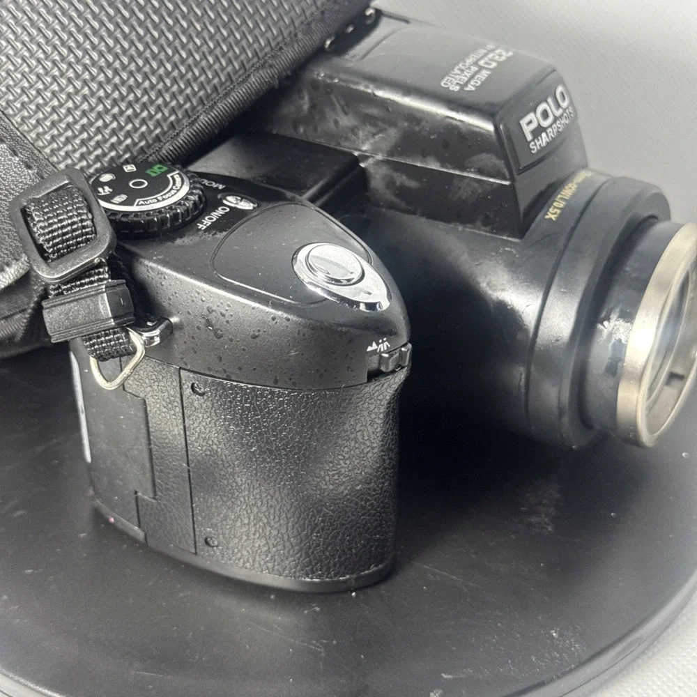 (4021-2) Polo D3200 Sharpshots‎ Camera